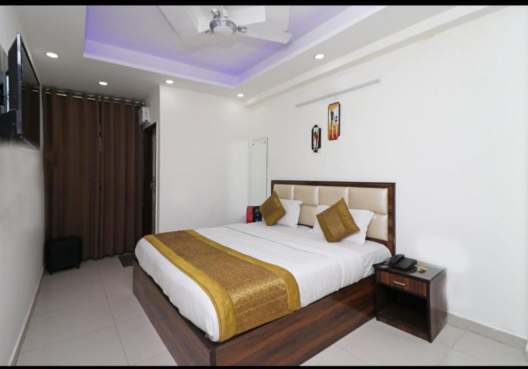 Hotel O Sweet Palace Nueva Delhi Exterior foto